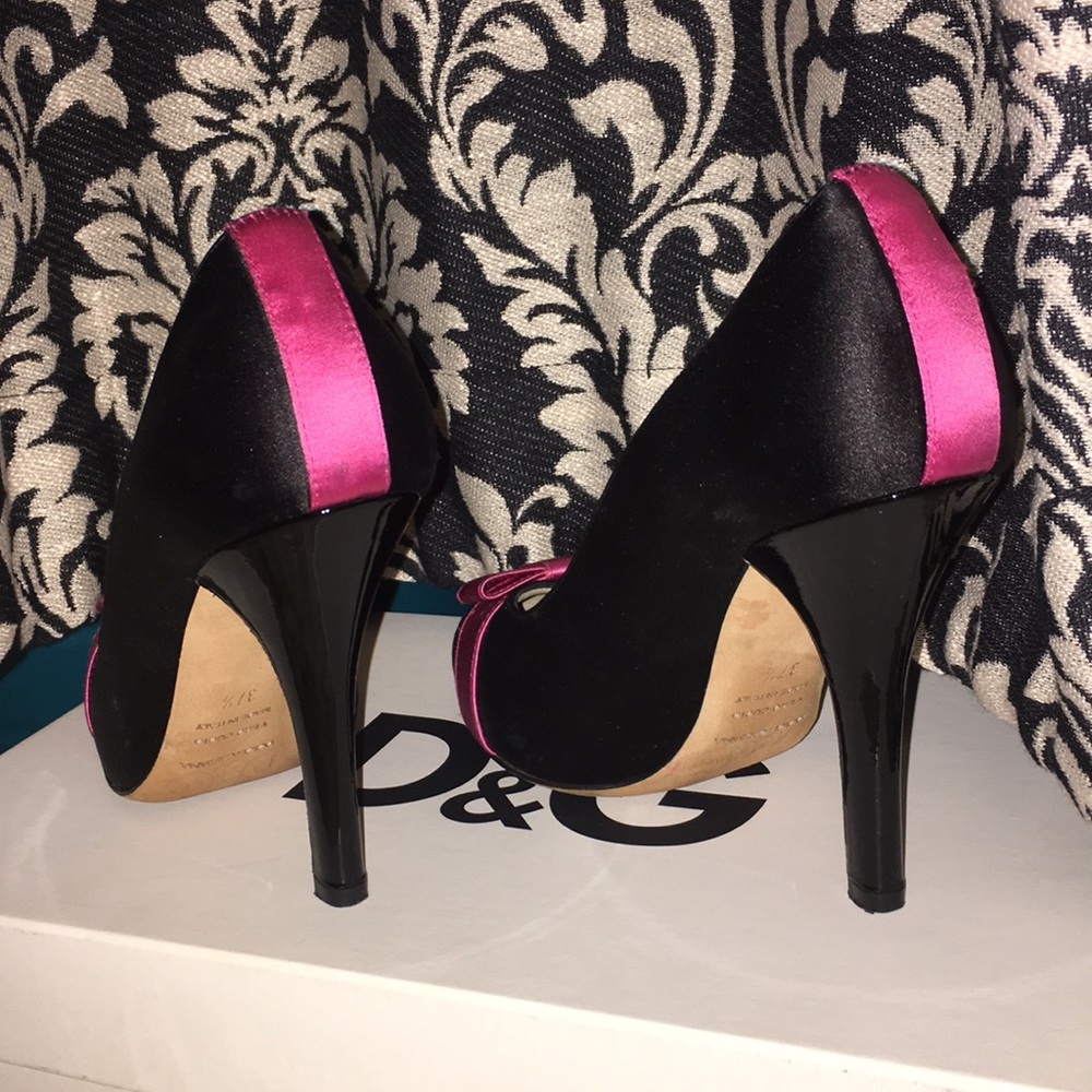 D&G satin pumps with box, dust bag & shopping bag